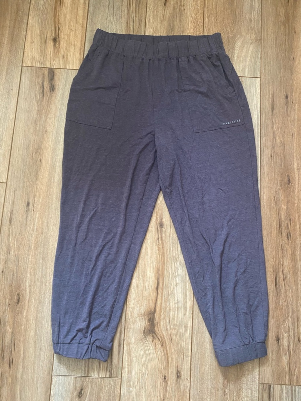 Fabletics Dark Charcoal Women's Jogger Pants sweatpants activewear cozy fleece